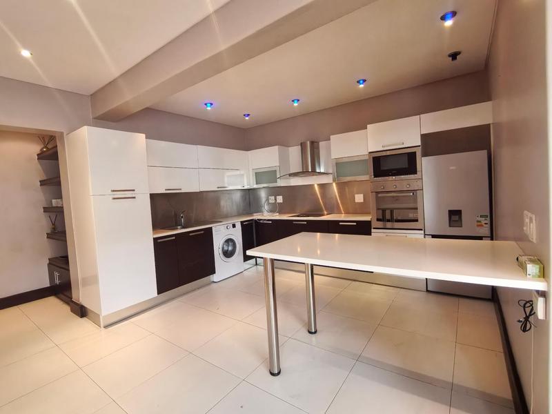 To Let 2 Bedroom Property for Rent in Sea Point Western Cape